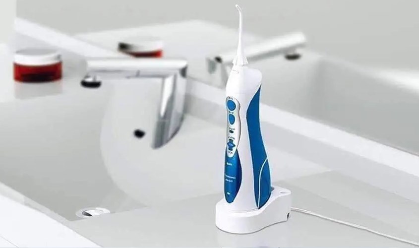 Máy tăm nước Panasonic EW1211W