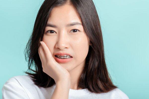 Sự lơ là của người niềng răng